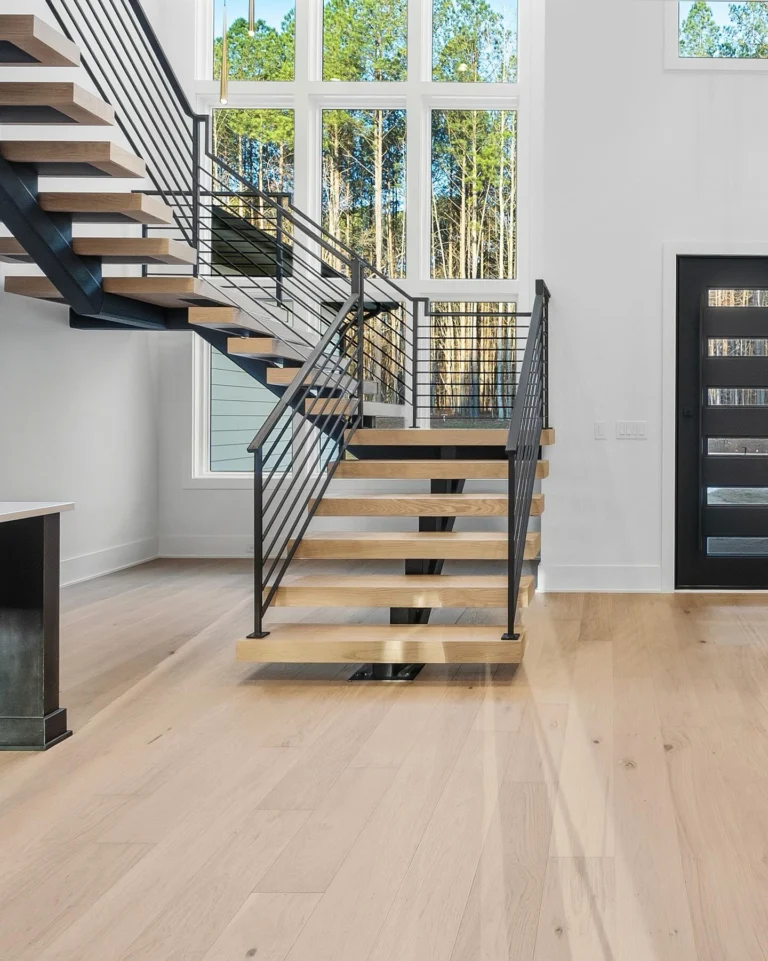 Designed to turn everyday steps into something special. ✨ ⁣
⁣
#homesteadbuilt #stairdesign #customstairs #luxuryhomedesign #customhomebuilder