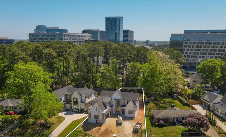 When we say walking distance to North Hills, we mean it. 😏 ⁣
⁣
Reach out today for more information! ⁣
⁣
🔗 in bio—4112 Rockingham Drive
⁣
#homesteadbuilt #northhillsraleigh #luxuryhomeforsale #raleighrealestate #customhomedesign 
⁣
