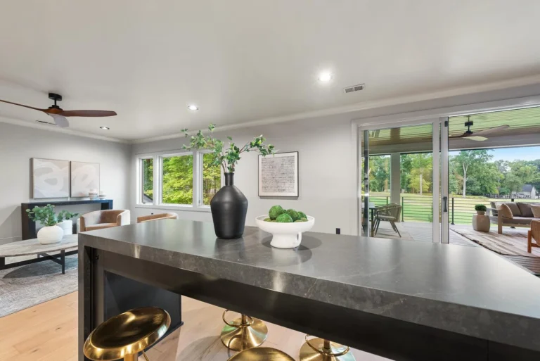 Designed to bring people together. ✨
⁣
🔗 in bio to see more—7000 N Ridge Drive 
⁣
Listed by @thejimallengroup 
⁣
#homesteadbuilt #entertainingathome #northridge #luxuryhomebuilder #golfcoursehomes