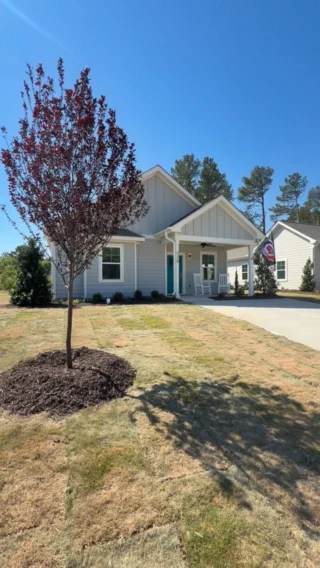 Final Day of the @habitatraleigh Home Builders Blitz 🏡⁣
⁣
What an incredible week. From frame to finish in just seven days, this home came together through the dedication of so many. We’re grateful for our team, partners, and volunteers, and especially excited for the family who will soon fill this home with memories.
⁣
#homesteadbuilt #homesweethome #habitatforhumanity #homebuildersblitz #buildersofig