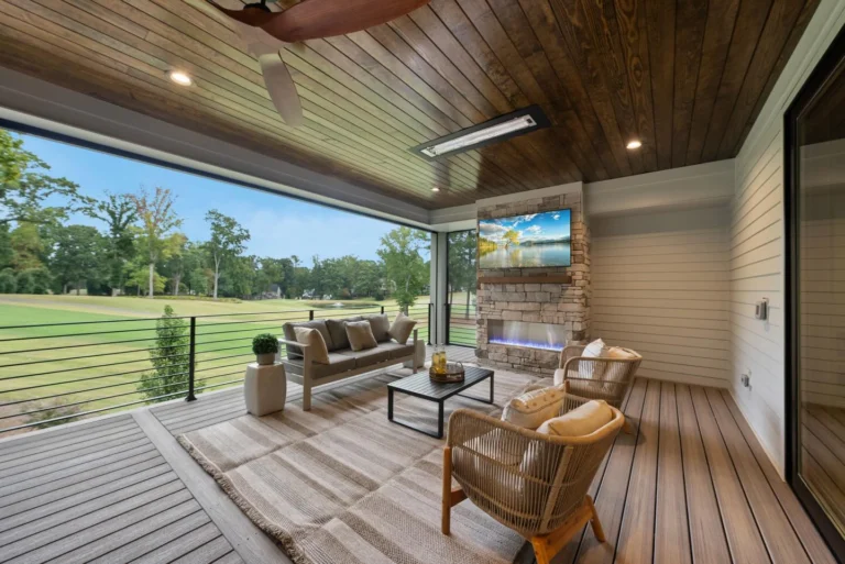 Designed to bring people together. ✨
⁣
🔗 in bio to see more—7000 N Ridge Drive 
⁣
Listed by @thejimallengroup 
⁣
#homesteadbuilt #entertainingathome #northridge #luxuryhomebuilder #golfcoursehomes