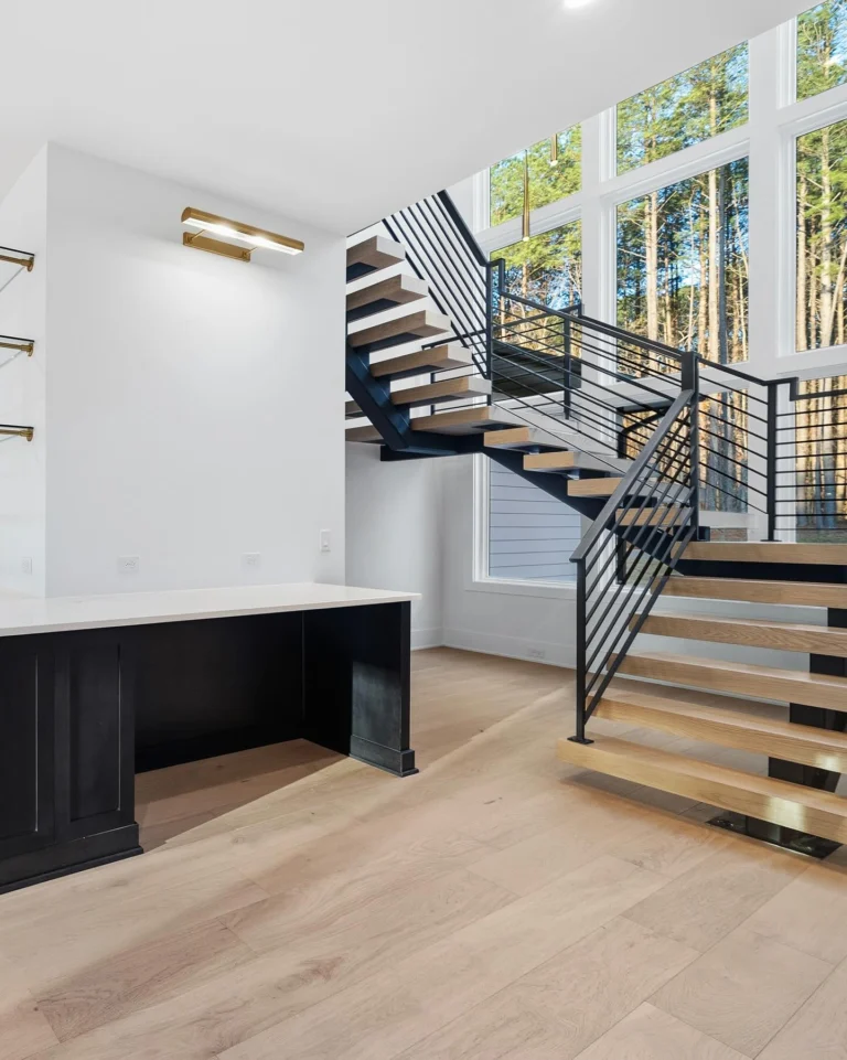 Designed to turn everyday steps into something special. ✨ ⁣
⁣
#homesteadbuilt #stairdesign #customstairs #luxuryhomedesign #customhomebuilder